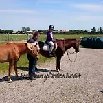 Ferienzimmervermietung Reitferien Landhaus